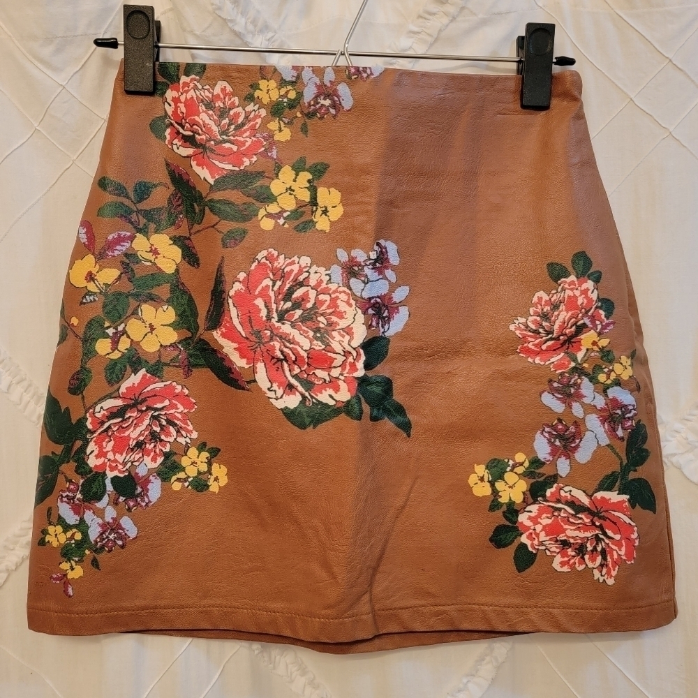 Flying Tomatoe Faux Leather Floral Mini Skirt Size XS